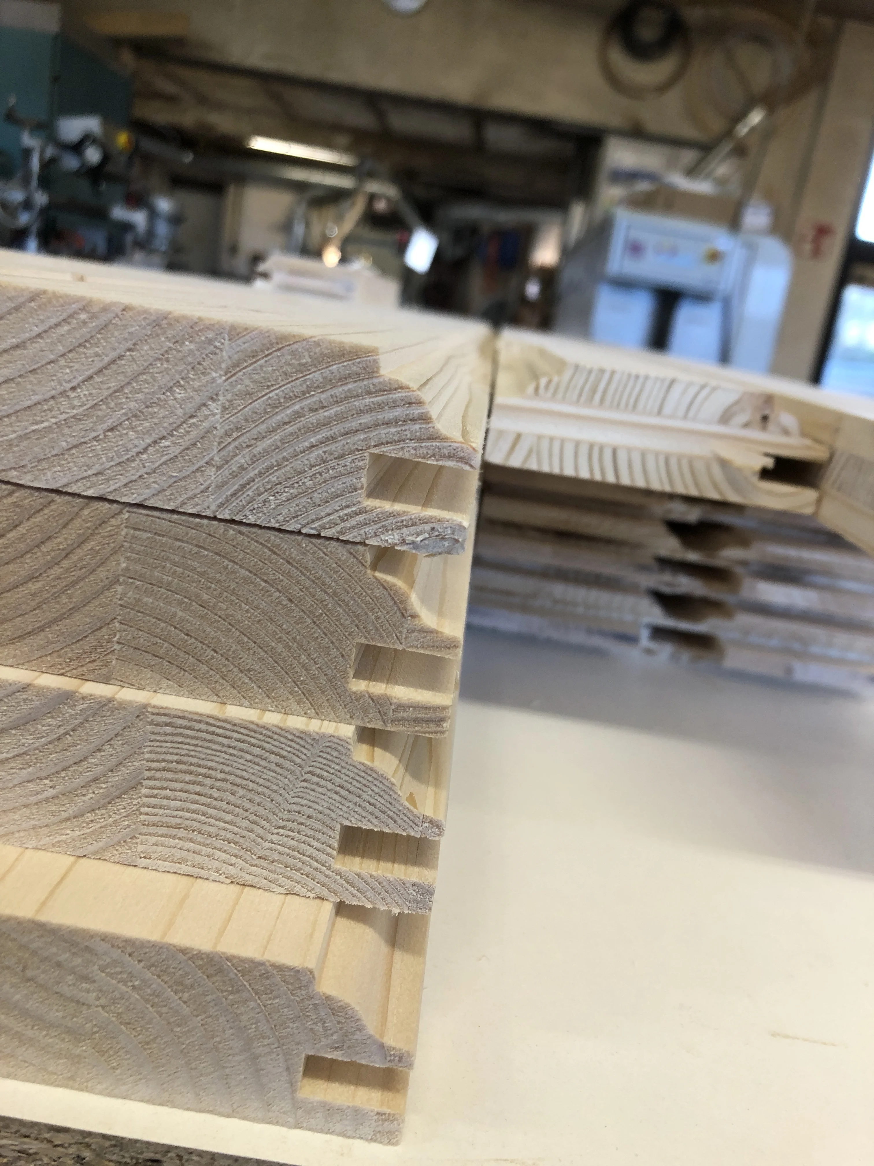 Präzise gefräste Holzprofile